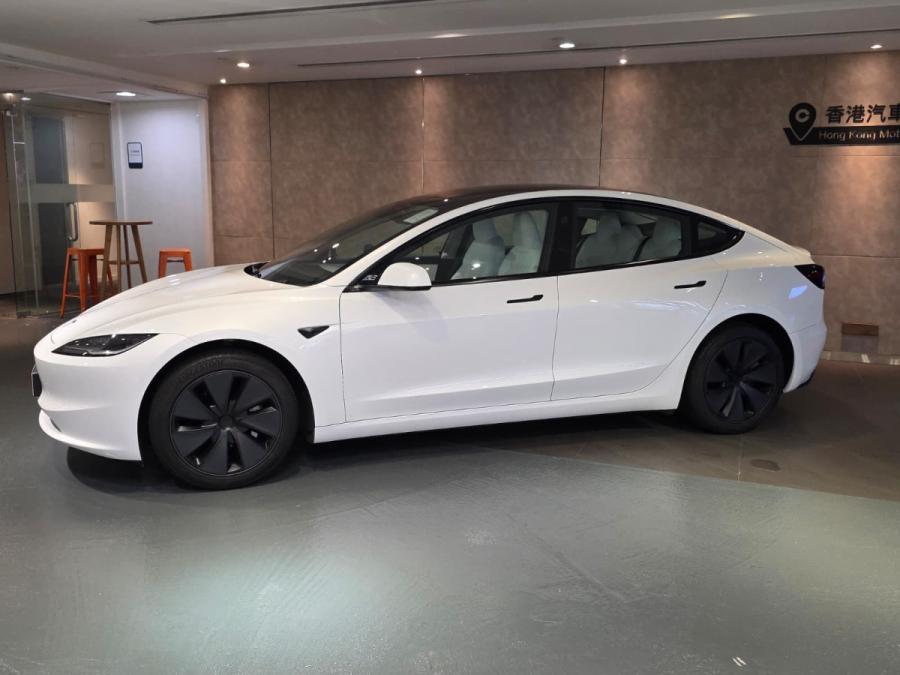 MODEL 3 RWD - Image 2