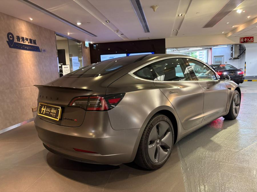 Model 3 Standard Range Plus - Image 2