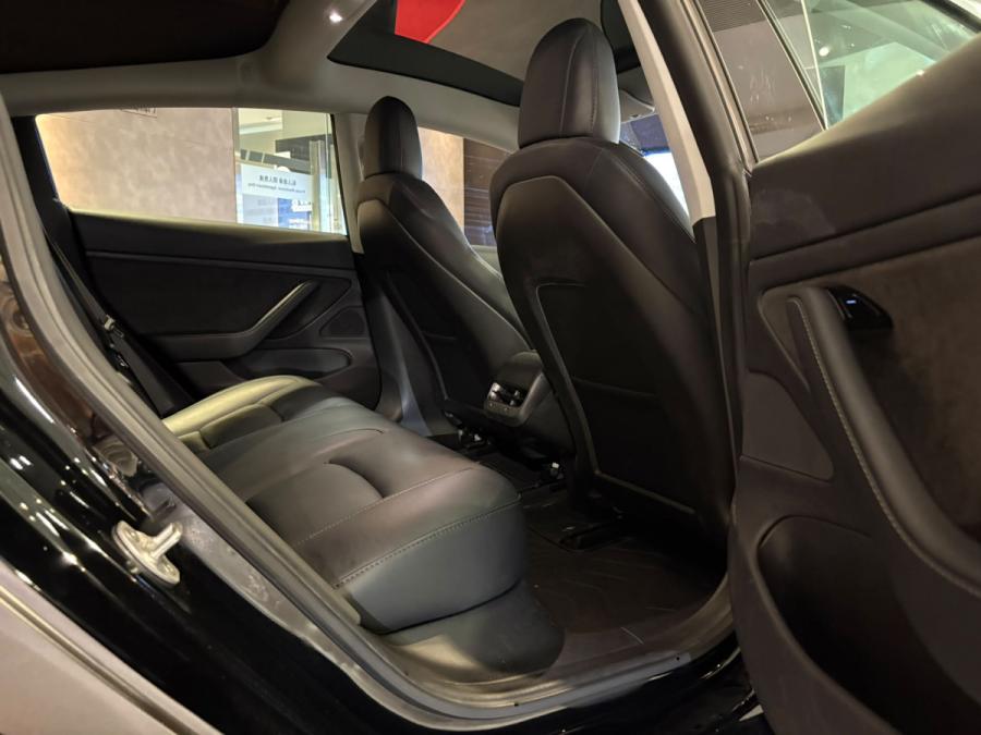 Model 3 Standard Range Plus - Image 4