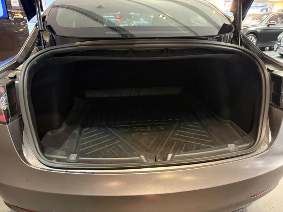 Model 3 Standard Range Plus - Image 5