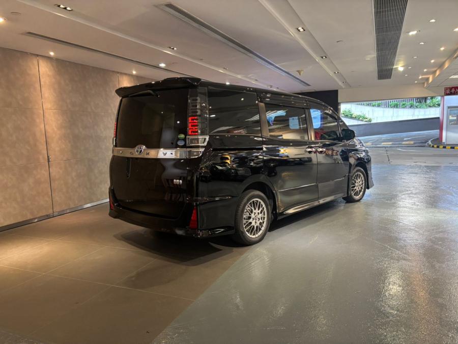Voxy ZS Hybrid Modellista - Image 2