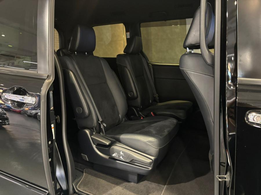Voxy ZS Hybrid Modellista - Image 3