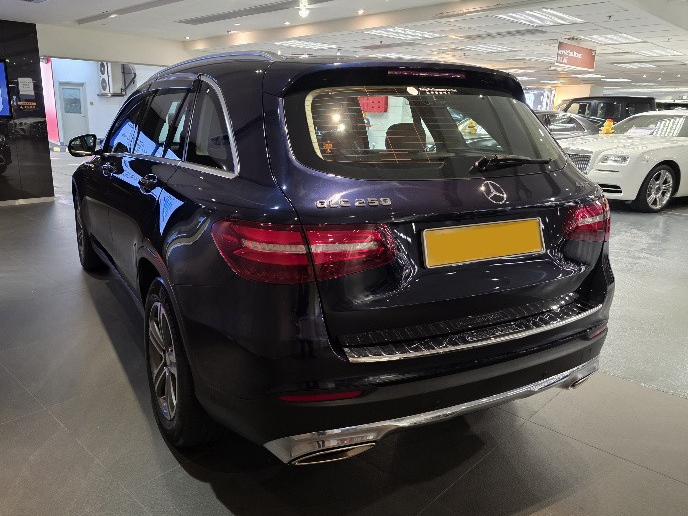 GLC250 4 MATIC - Image 4