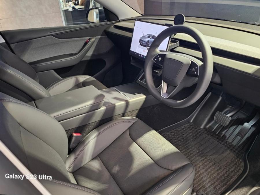 MODEL Y RWD - Image 4