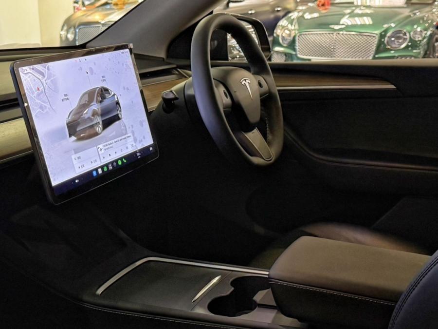 MODEL Y RWD - Image 7