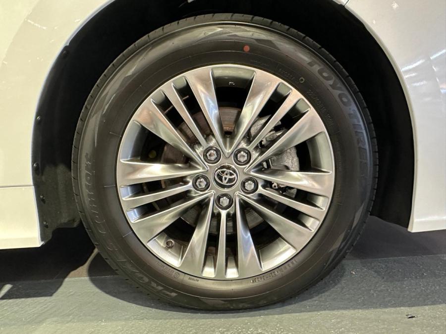 Alphard  2.5 - Image 11