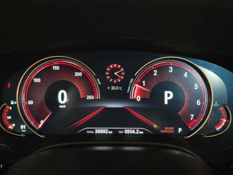530i Sport - Image 10
