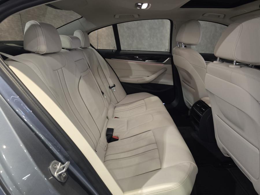 530i Sport - Image 7
