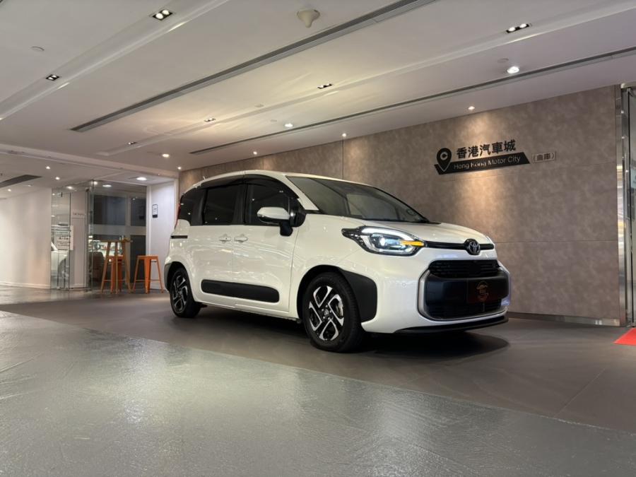 TOYOTA SIENTA HYBRID Z
