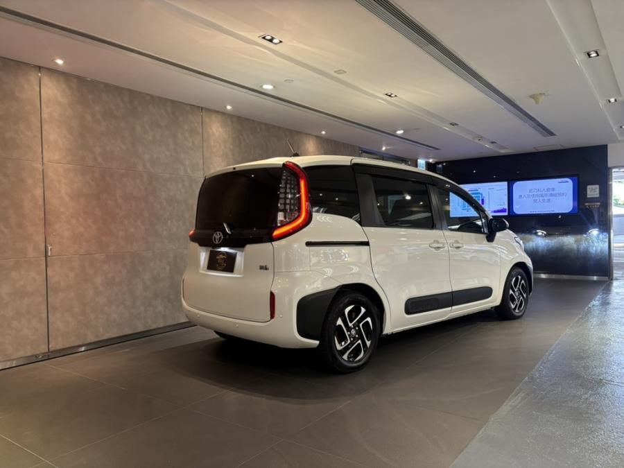 SIENTA HYBRID Z - Image 3