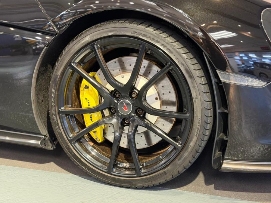 570GT - Image 3
