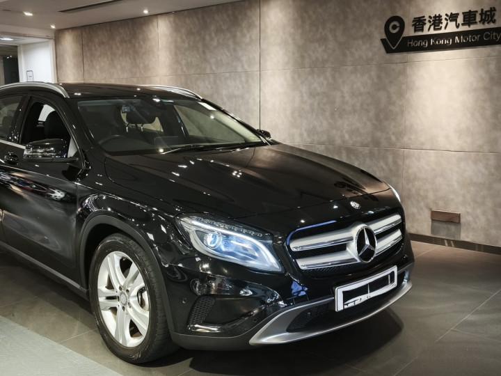 MERCEDES-BENZ GLA200