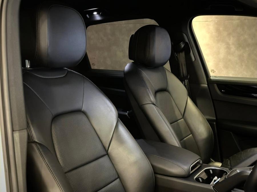 CAYENNE S - Image 5