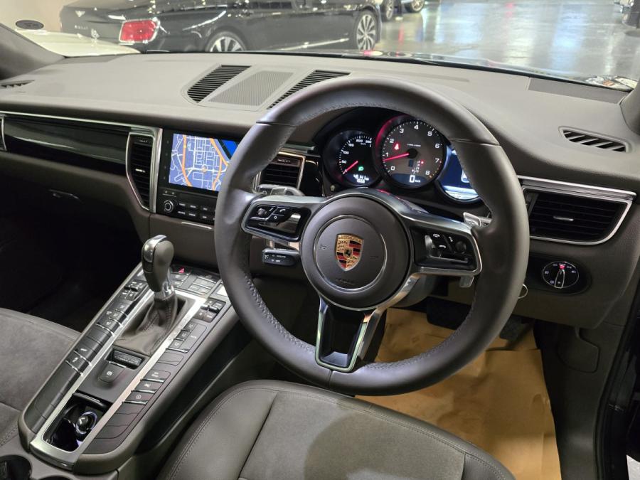 MACAN S - Image 5