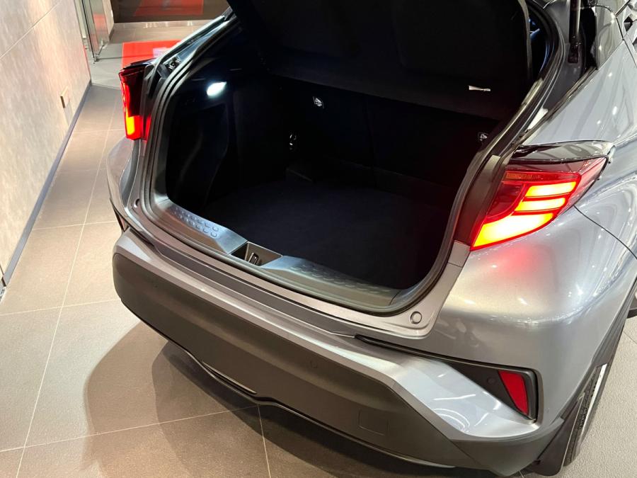 CH-R HYBRID - Image 15