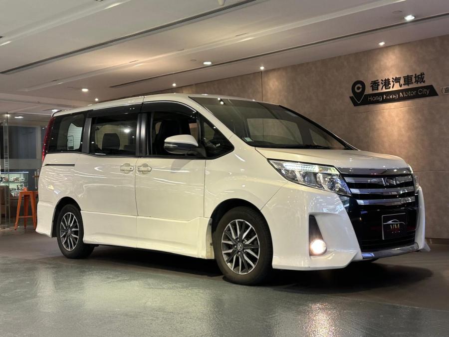 TOYOTA Noah 7人車