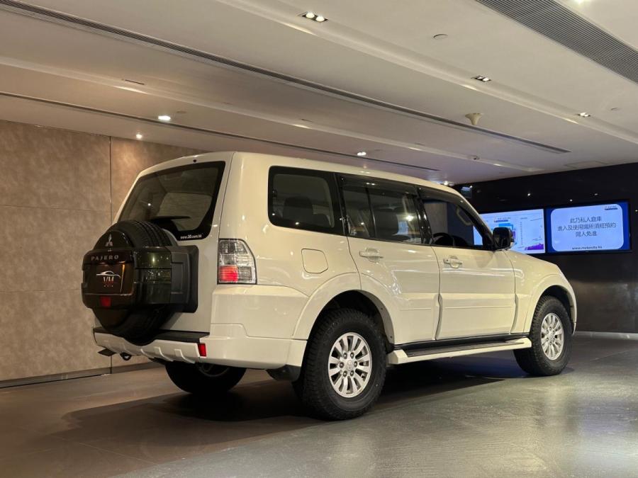 PAJERO 3.0 7座 - Image 2