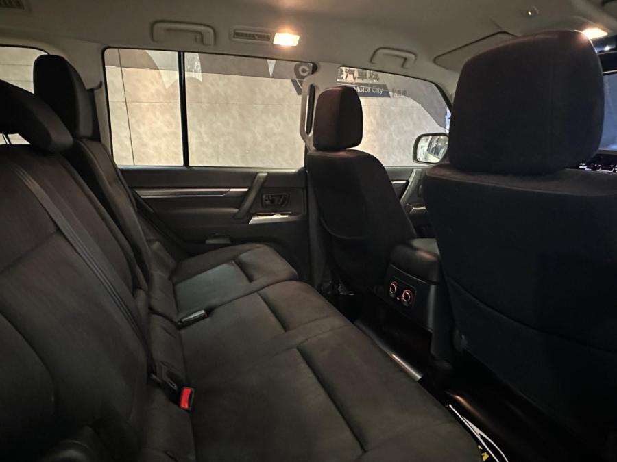 PAJERO 3.0 7座 - Image 7