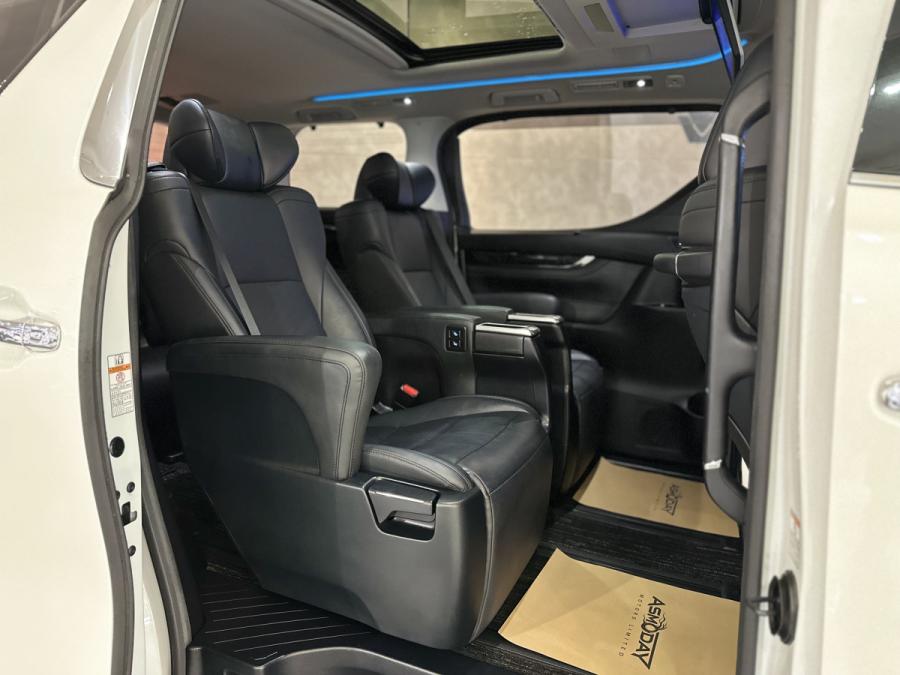 Alphard 2.5 SC Modellista - Image 2