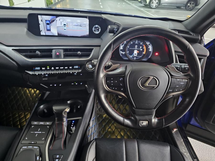 UX200 F-SPORT - Image 8