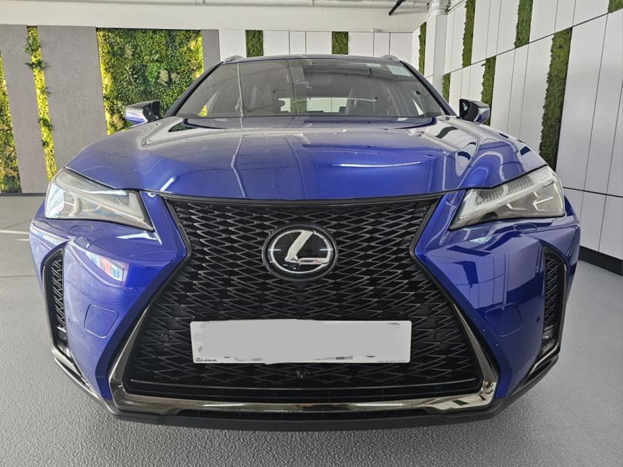 UX200 F-SPORT - Image 3
