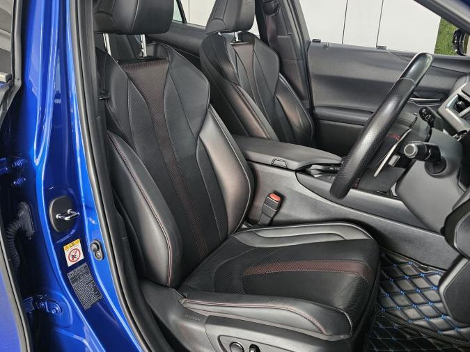 UX200 F-SPORT - Image 6