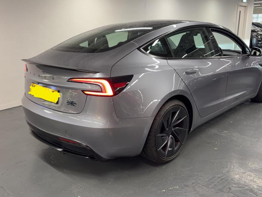 MODEL 3 PERFORMANCE - Image 2