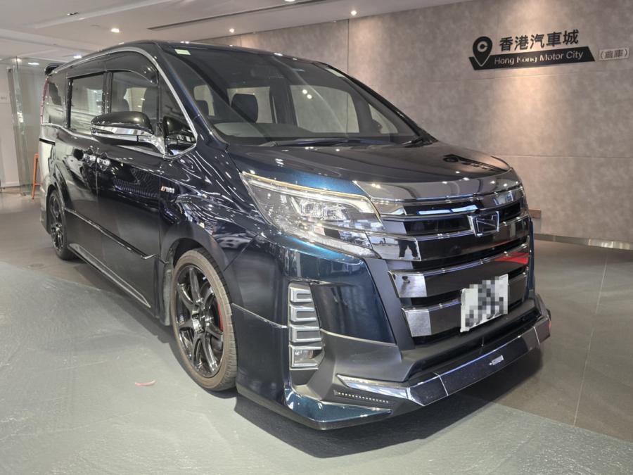 TOYOTA 豐田 Noah deluxe