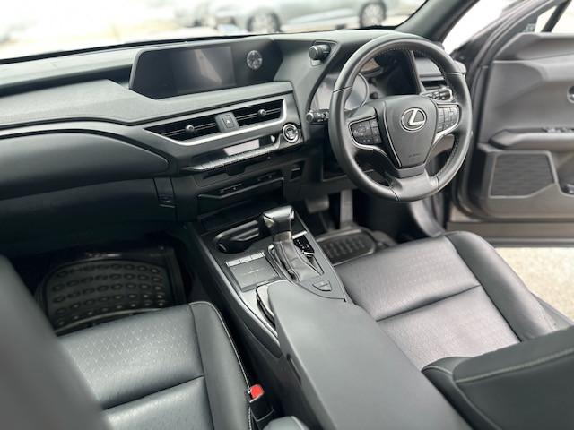 行貨 UX200 豪華版 2.0NA - Image 9