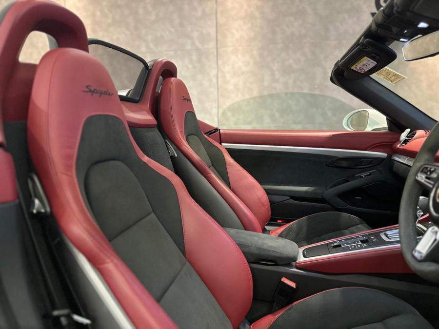 718 Boxster Spyder - Image 11