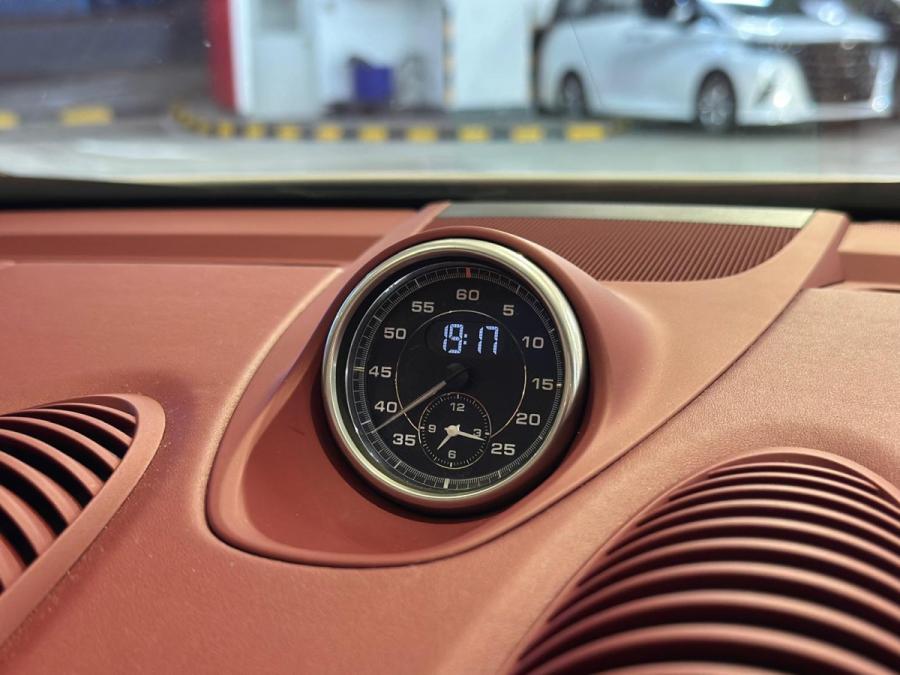 718 Boxster Spyder - Image 9