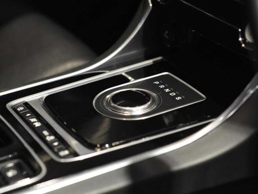 XE 20T PRESTIGE AJ 200 - Image 17