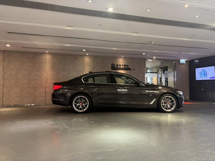 530IA Luxury - Image 3