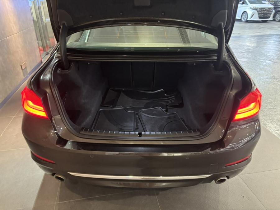 530IA Luxury - Image 5
