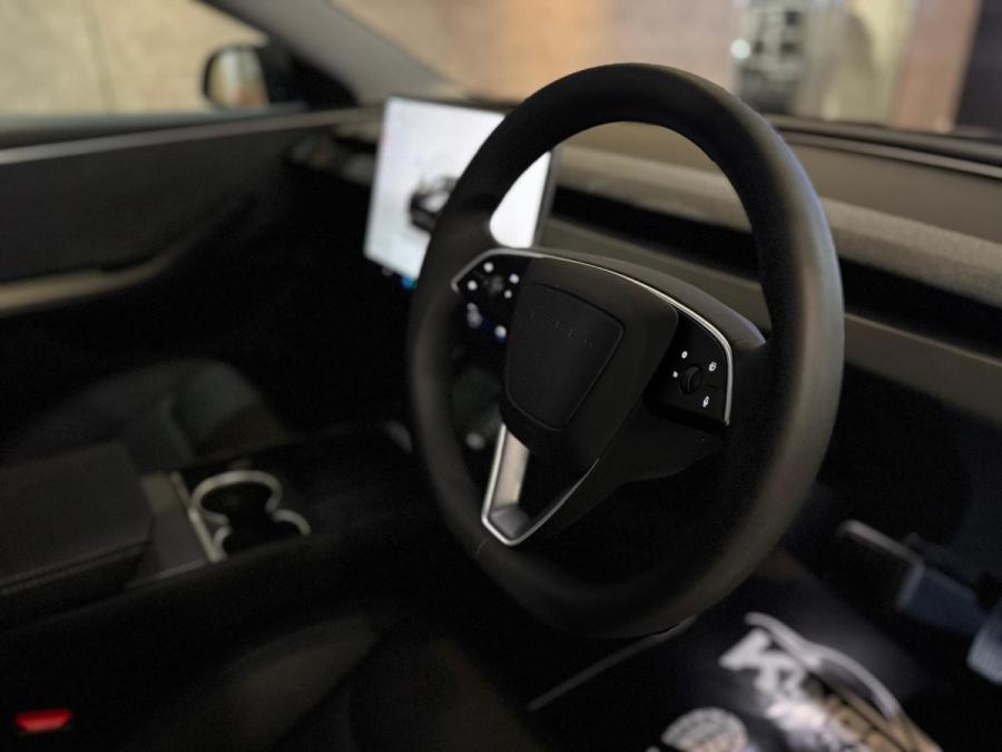 MODEL 3 RWD - Image 4