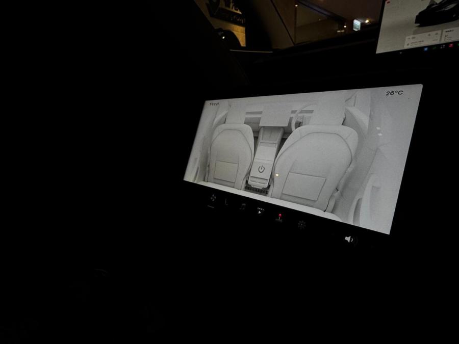 MODEL 3 RWD - Image 5