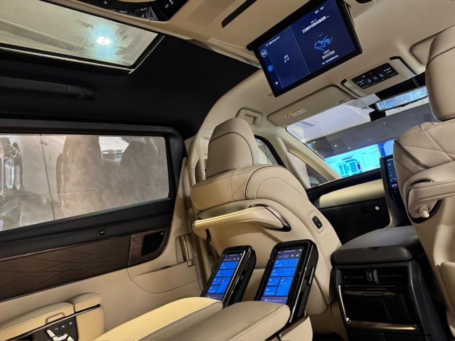 ALPHARD 2.5 HEV Executive. Lounge E-Four - Image 5