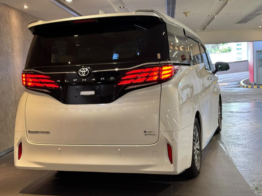 ALPHARD 2.5 HEV Executive. Lounge E-Four - Image 11