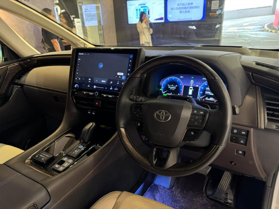 ALPHARD 2.5 HEV Executive. Lounge E-Four - Image 3