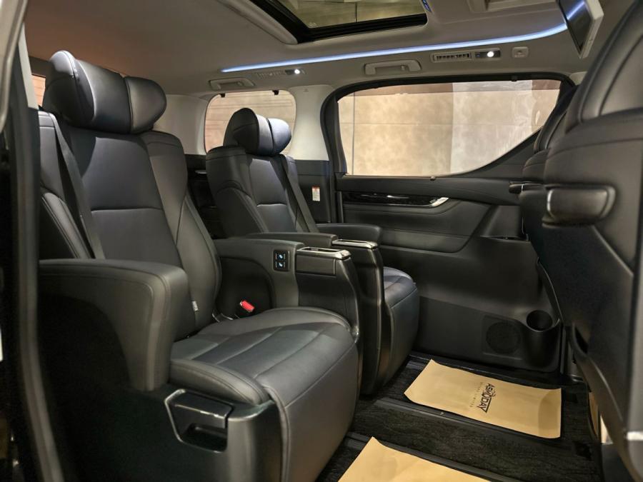 Alphard 2.5 SRC Modellista - Image 4