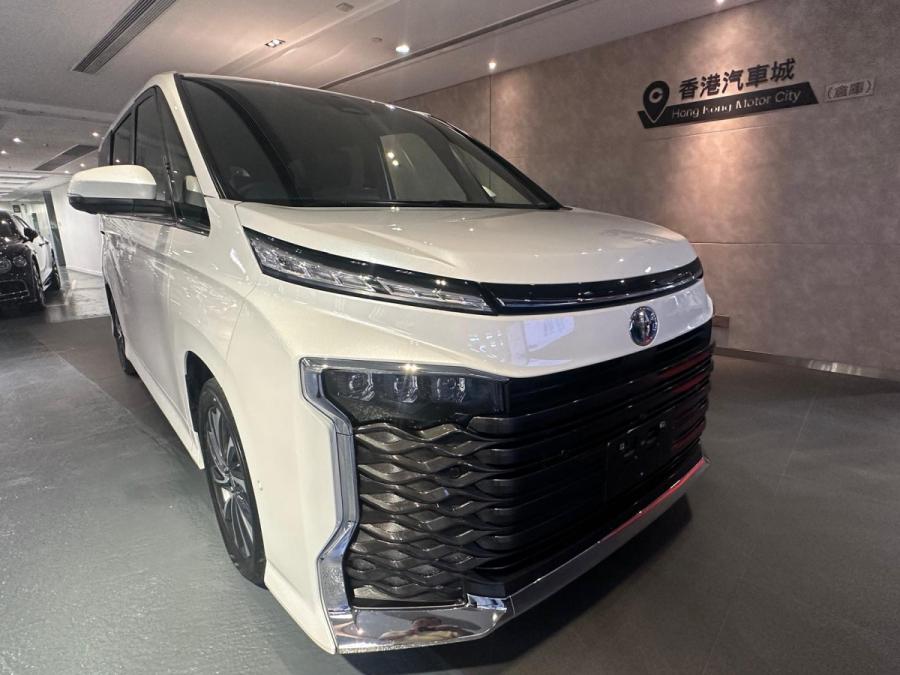TOYOTA 豐田 VOXY SZ