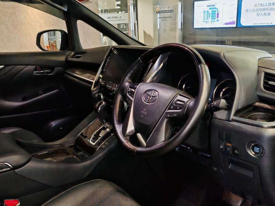 ALPHARD 3.5 EXECUTIVE LOUNGE - Image 4