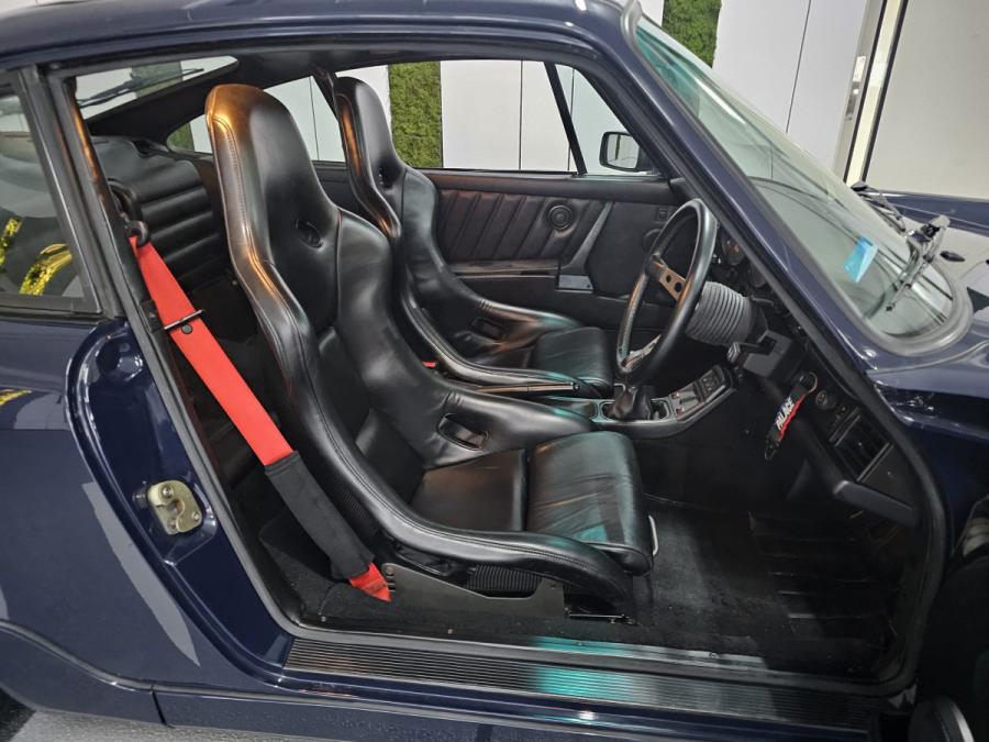 911 964 Carrera 2 Coupe - Image 3