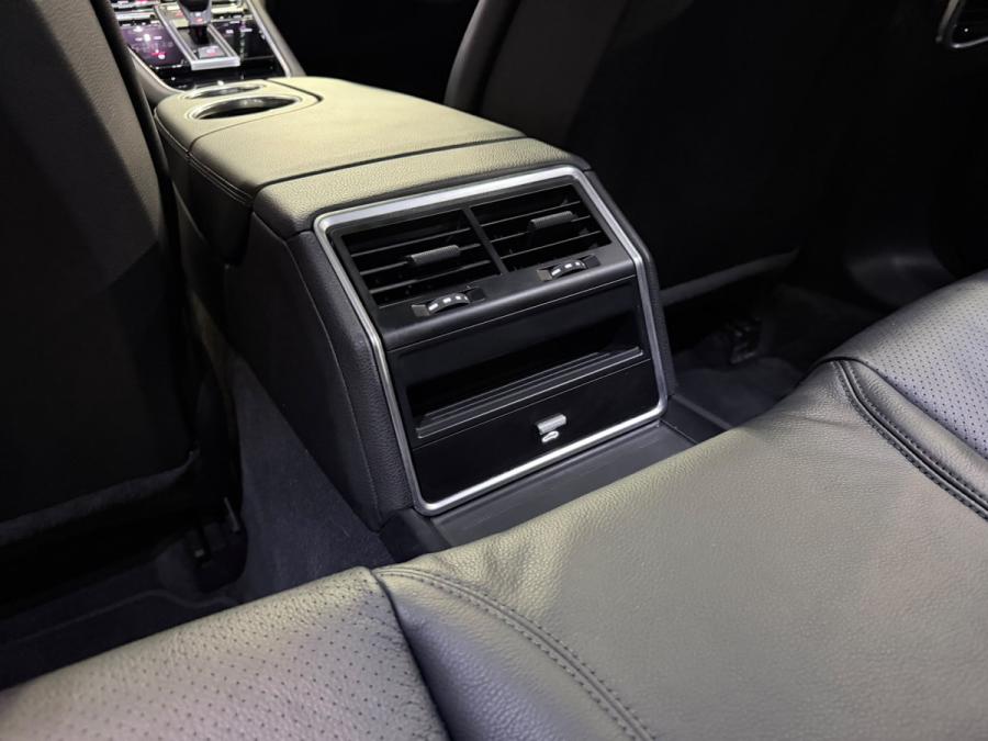 Panamera 4 Sport Turismo - Image 8
