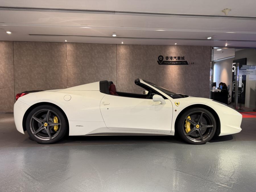 458 Italia Spider - Image 2