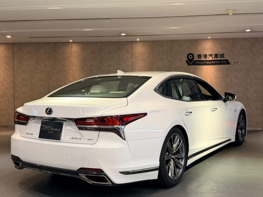 LS500 F SPORT AWD - Image 2