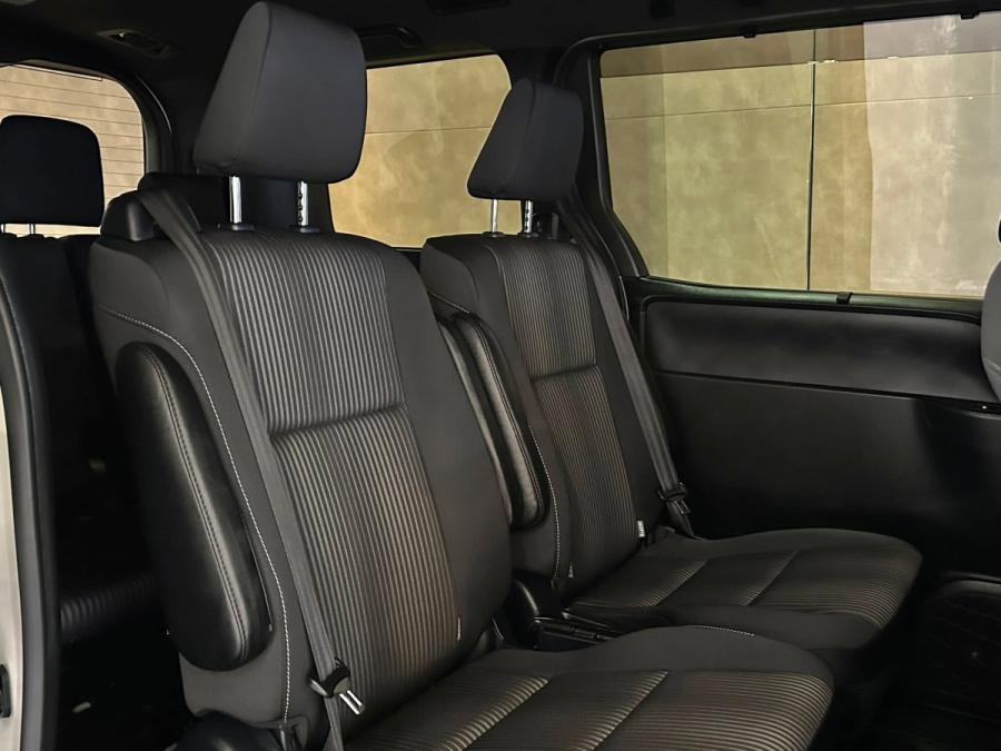 VOXY HYBRID ZS MODELISTA - Image 6