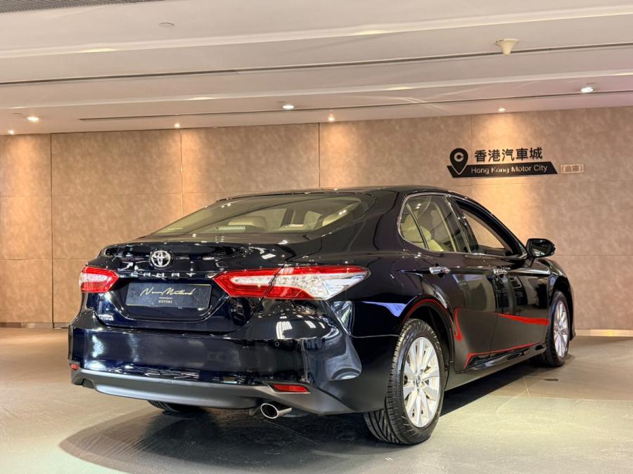 CAMRY 2.5 Deluxe - Image 2