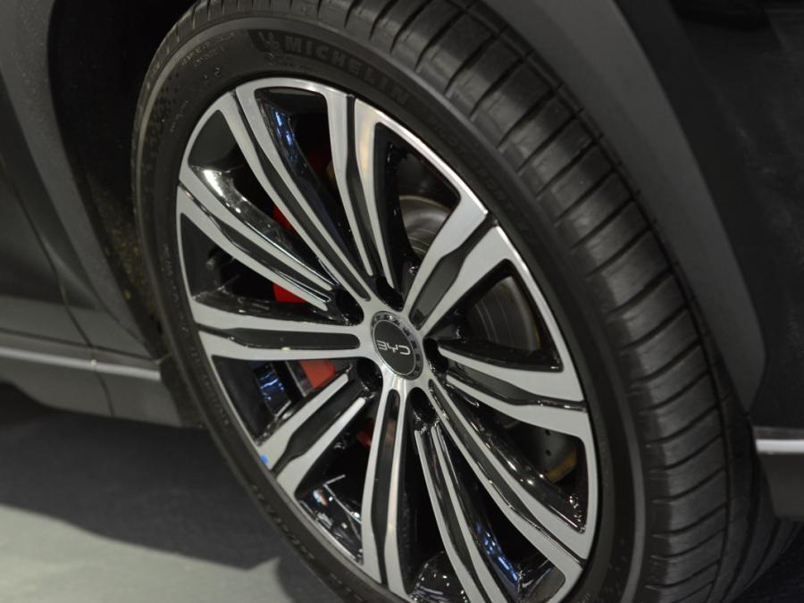 SEALION 7 PERFORMANCE AWD - Image 6