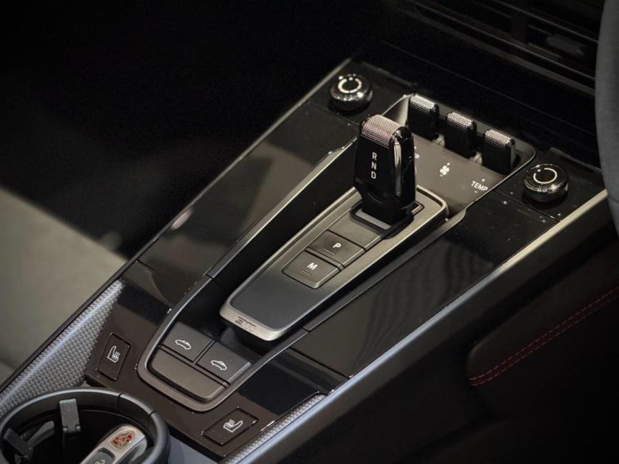 911 992 TARGA 4 GTS - Image 10